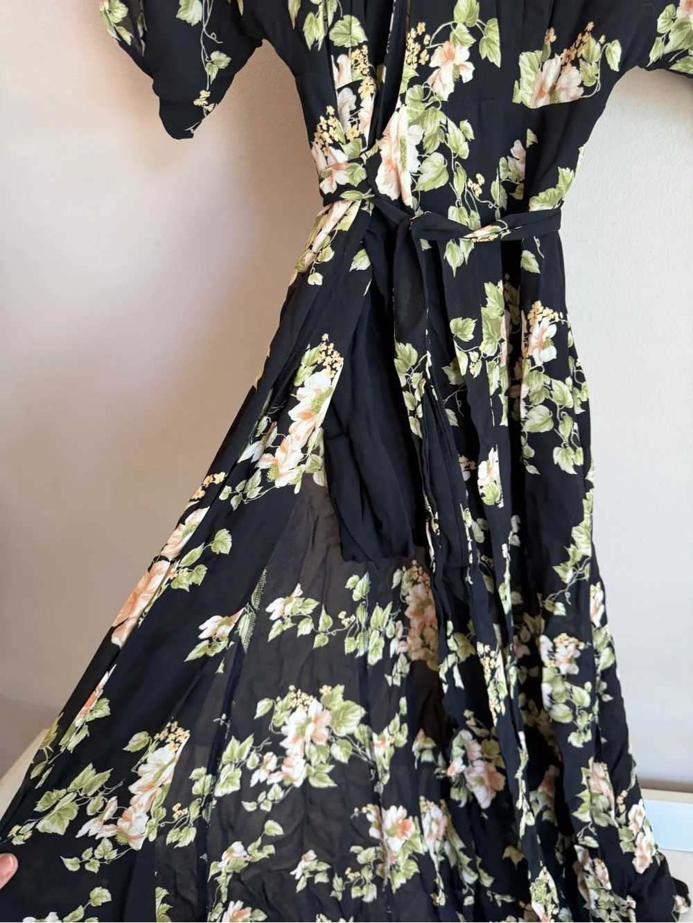 Reformation Black Floral Short Sleeve Wrap Maxi Dress XS Viscose Flutter Sleeve - Picture 4 of 6